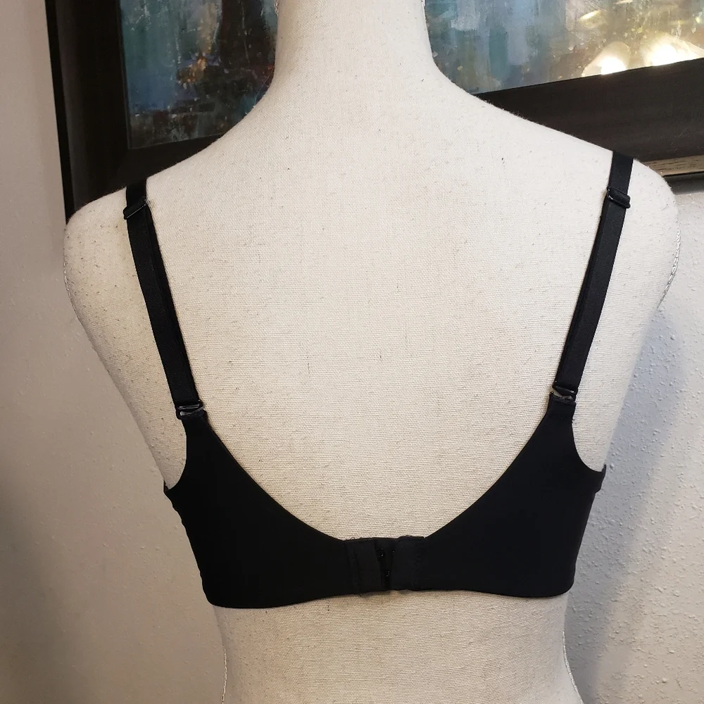 Victoria's Secret Demi Bra - Picture 4 of 7